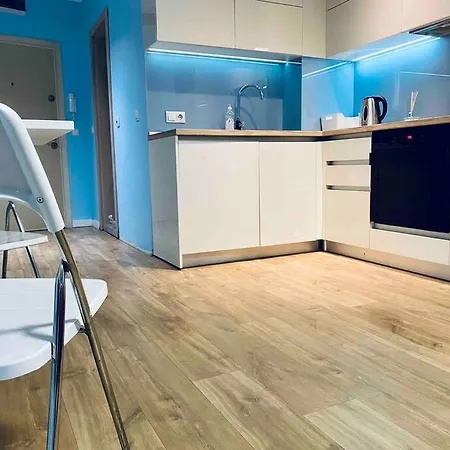 Apartament Modern Turquoise Apartment/free Wifi