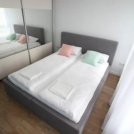 Modern Turquoise Apartment/free Wifi * סופיה