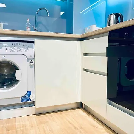 Modern Turquoise Apartment/free Wifi 아파트 소피아